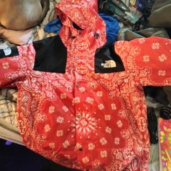 North face supreme - Picture 1 of 3